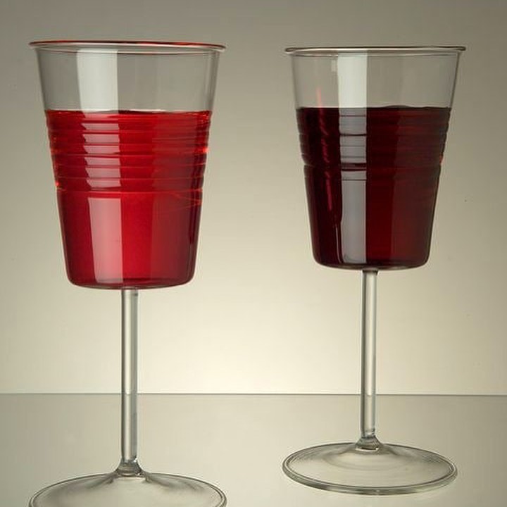 Sommelier.jpg Sommelier.jpg